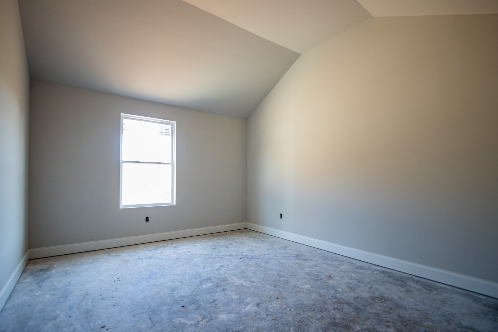 3068 Maple Grove Road Dickson, TN 37055 - Photo 8 of 14 an empty room with a window