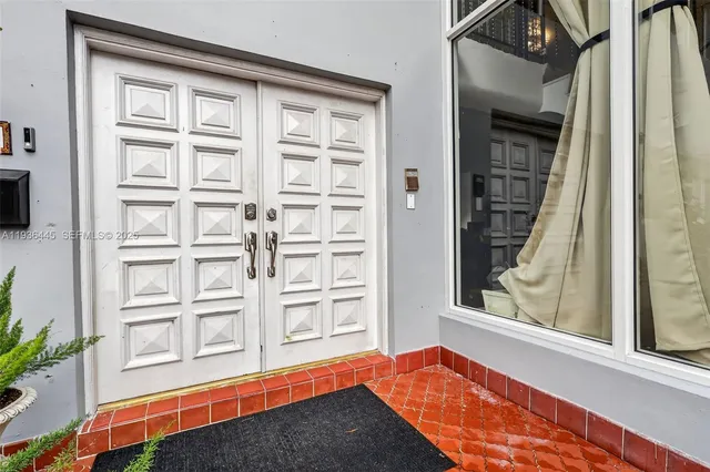 $4,850 | 135 South Drive, Miami Springs, FL 33166