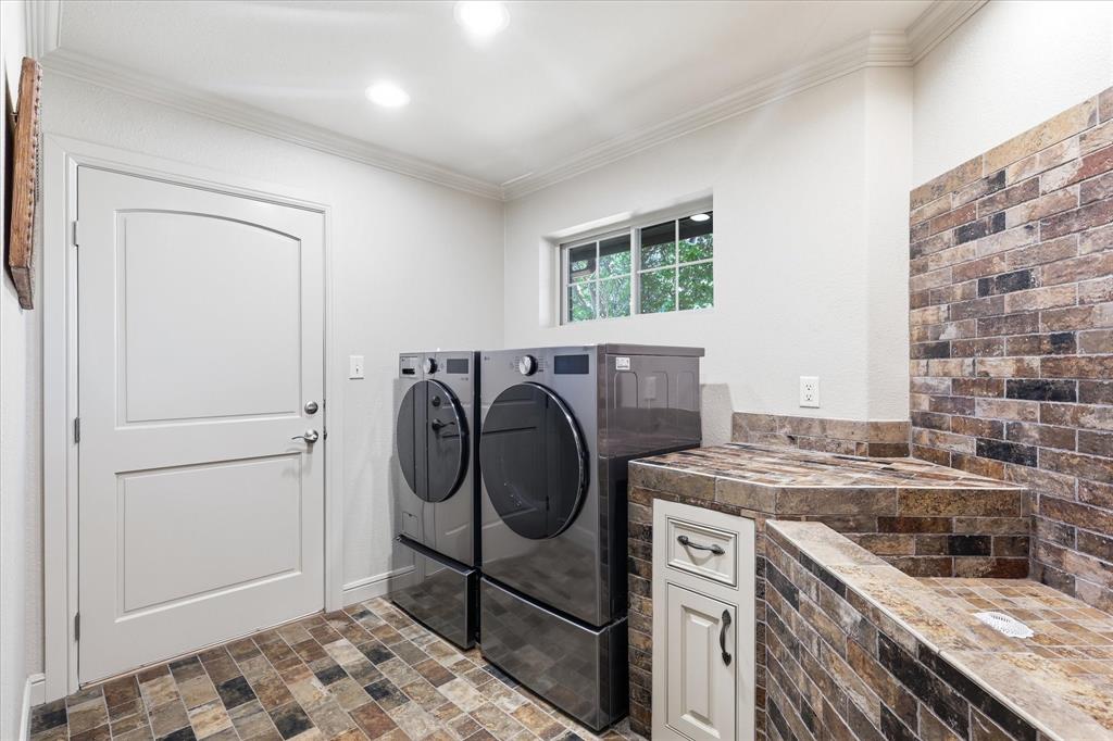 9229 Hub Clark Road Pilot Point, TX 76258 - Photo 20 of 35 Gallery Image 20