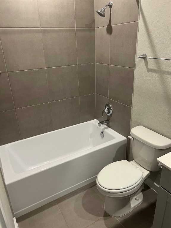 14330 Azalea Tree Drive Magnolia, TX 77354 - Photo 9 of 35 a bathroom with a toilet and bathtub