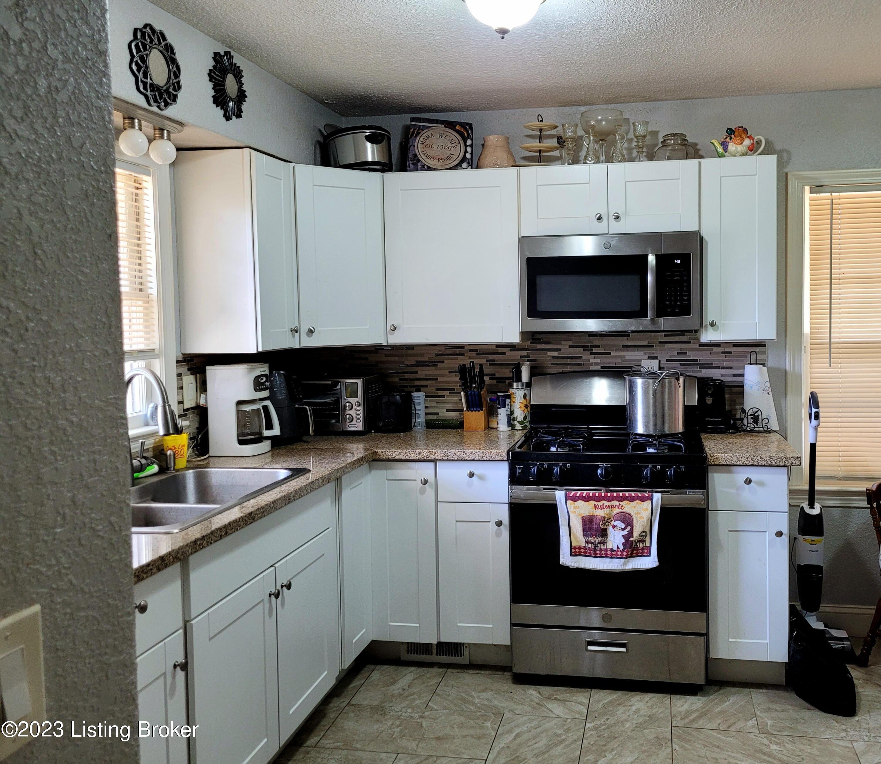 5214 Maryman Road Louisville, KY 40258 - Photo 6 of 18 Kitchen 2