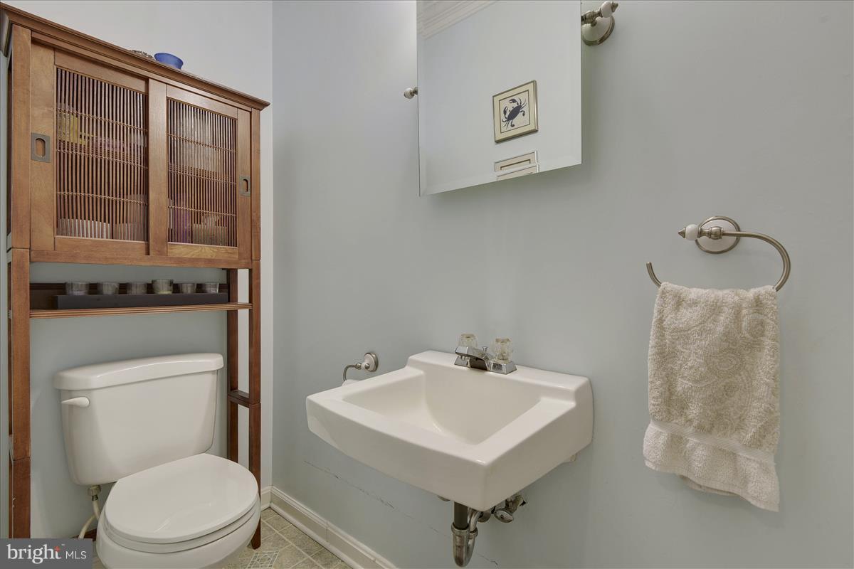 102 Stauffer Road Severna Park, MD 21146 - Photo 19 of 27 Poweder Room