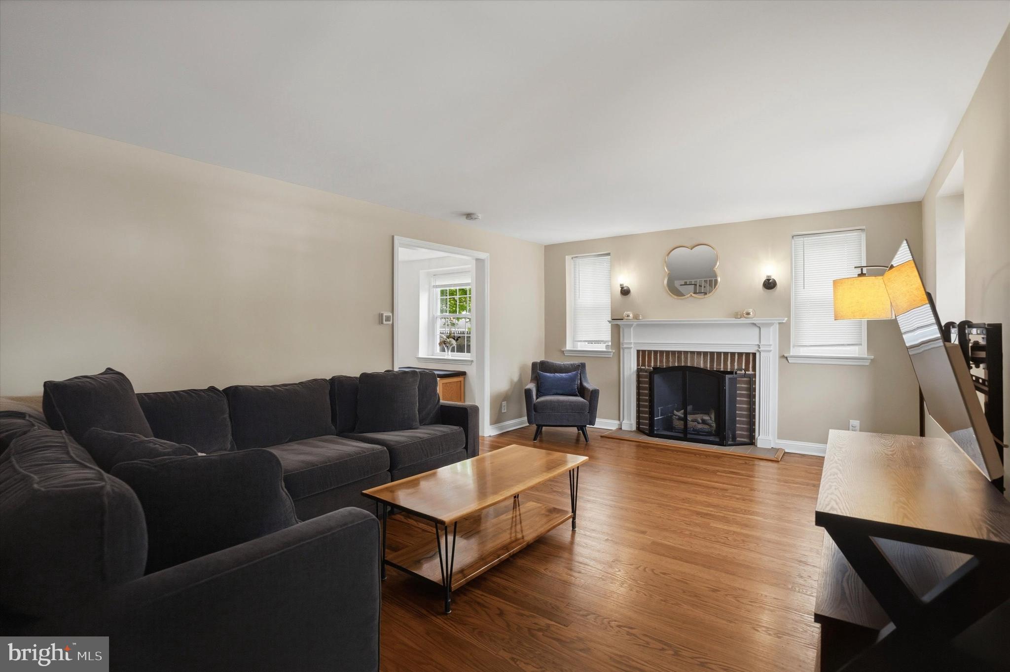 208 Parham Road Springfield, PA 19064 - Photo 6 of 39 Living Room