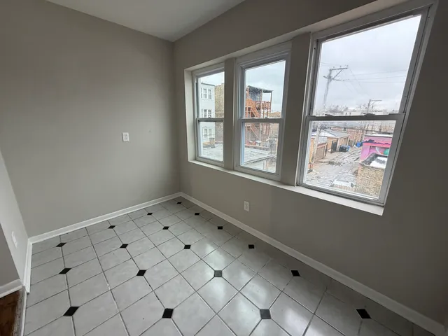 $782,900 | 3017 West Fullerton Avenue, Chicago, IL 60647