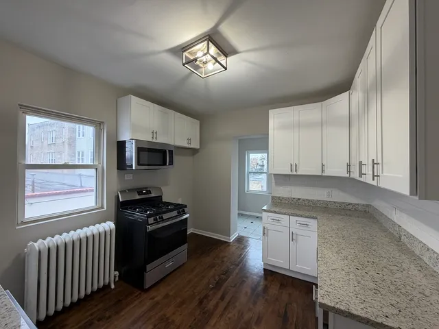 $782,900 | 3017 West Fullerton Avenue, Chicago, IL 60647