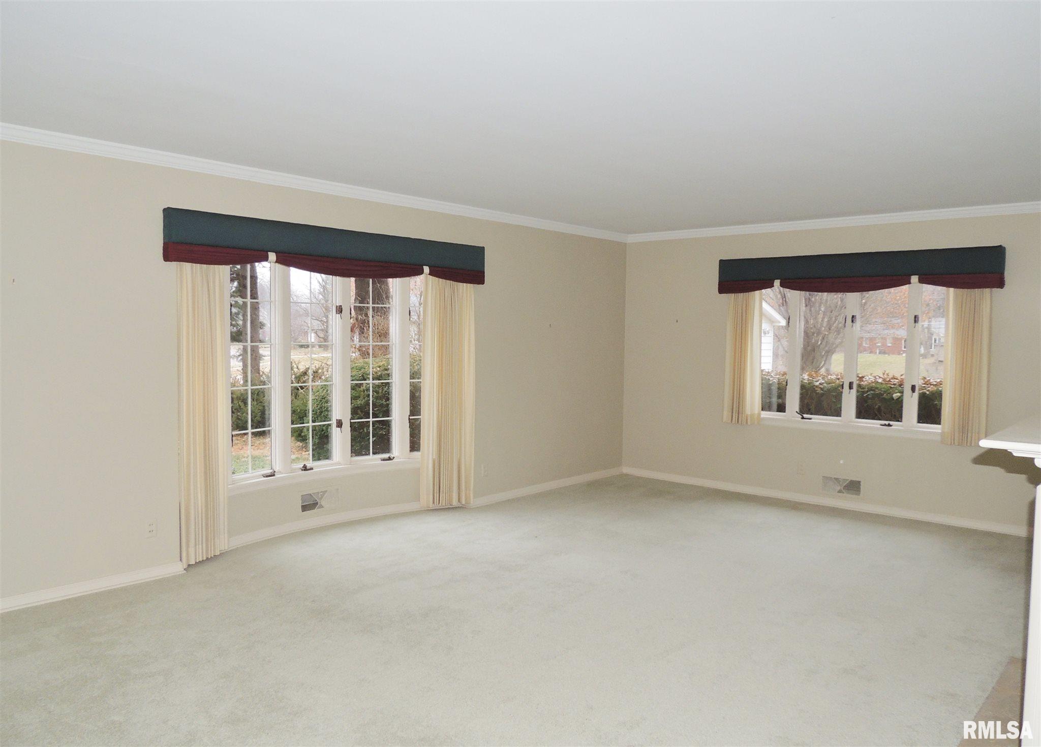 2111 Fairhaven Road Davenport, IA 52803 - Photo 14 of 32 Gallery Image 14