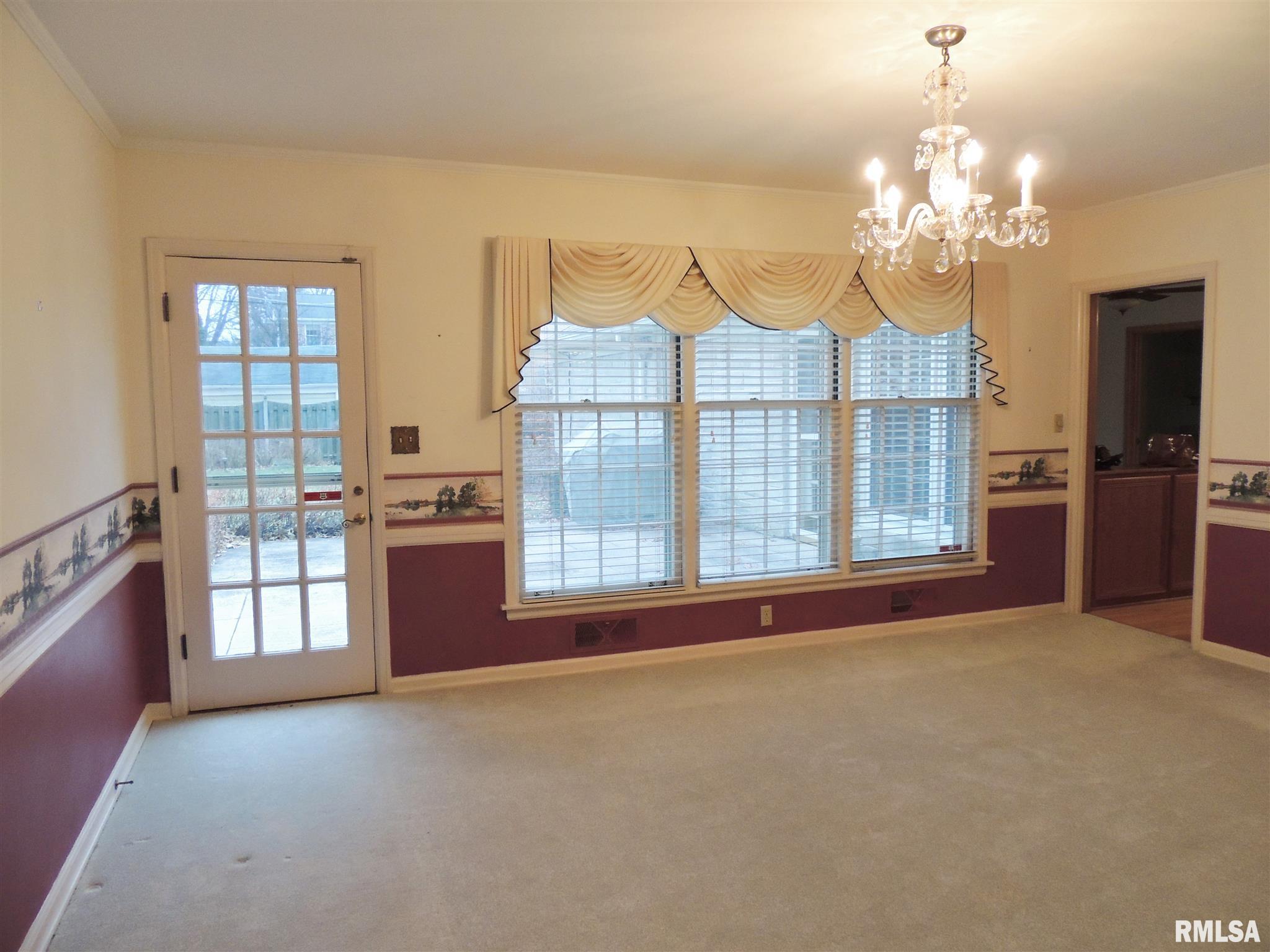 2111 Fairhaven Road Davenport, IA 52803 - Photo 19 of 32 Gallery Image 19