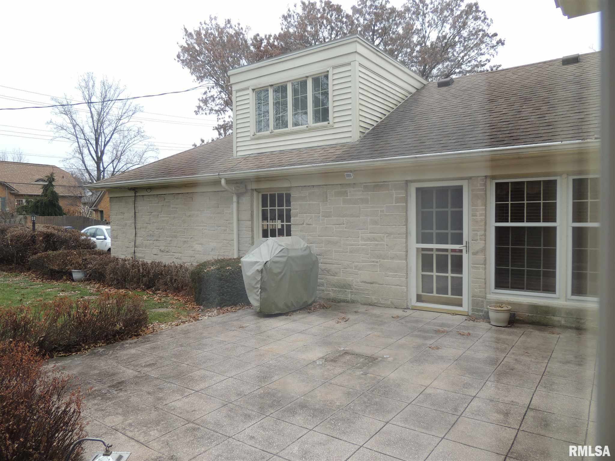 2111 Fairhaven Road Davenport, IA 52803 - Photo 30 of 32 Gallery Image 30