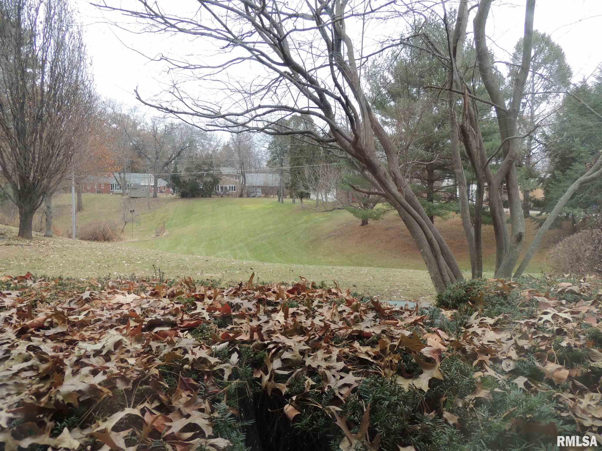 2111 Fairhaven Road Davenport, IA 52803 - Photo 31 of 32 Gallery Image 31