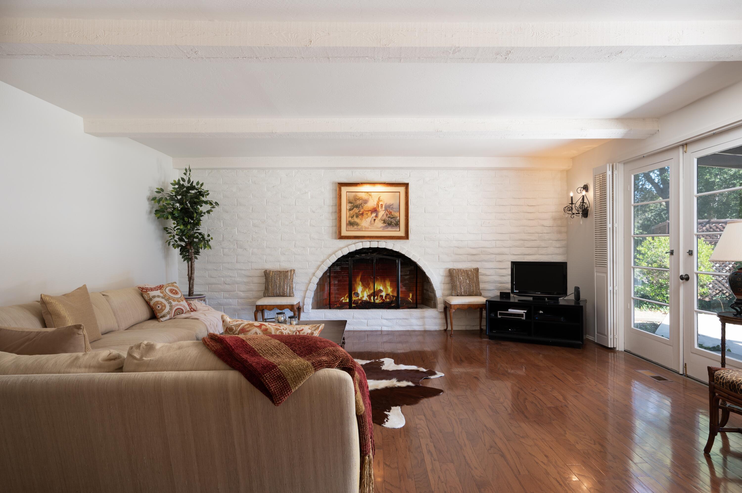 2836 Quail Valley Road Solvang, CA 93463 - Photo 5 of 43 2836_quail_valley_road_solvang living ro