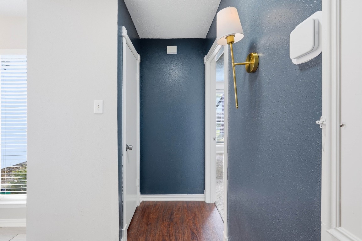 4506 Pineville Lane Spring, TX 77388 - Photo 21 of 36 Hallway with bold accent color