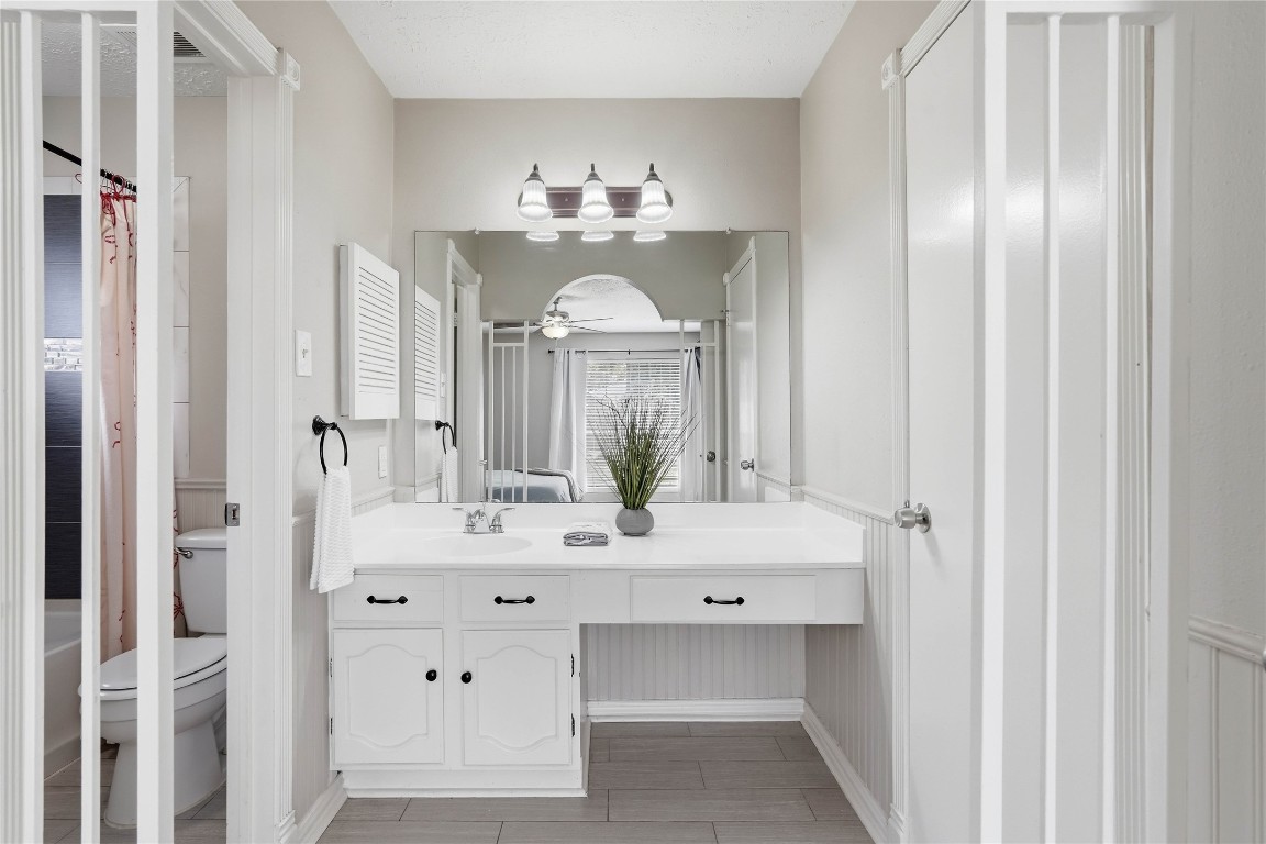 4506 Pineville Lane Spring, TX 77388 - Photo 25 of 36 Primary ensuite with built-in vanity