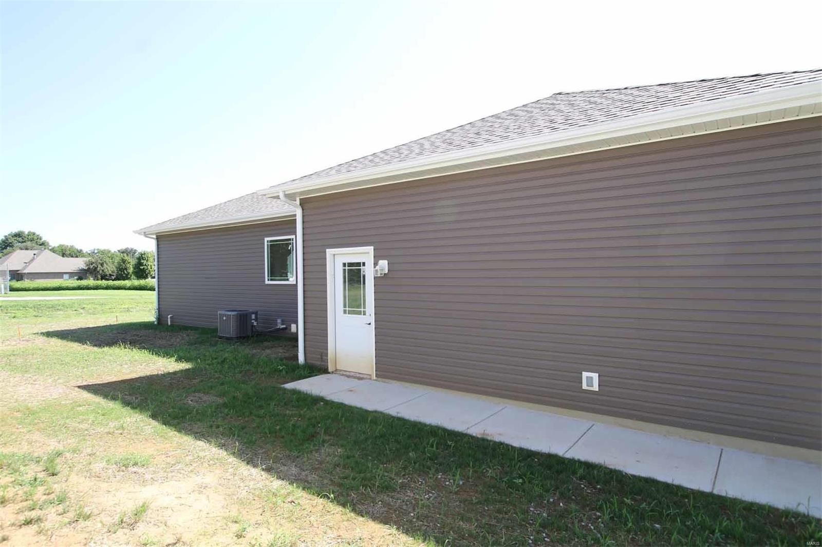211 Carter Ridge Drive Highland, IL 62249 - Photo 40 of 44
