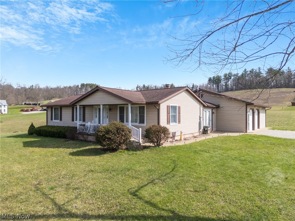 1090 Fort Road Southwest Dellroy, OH 44620 - Photo 3 of 49