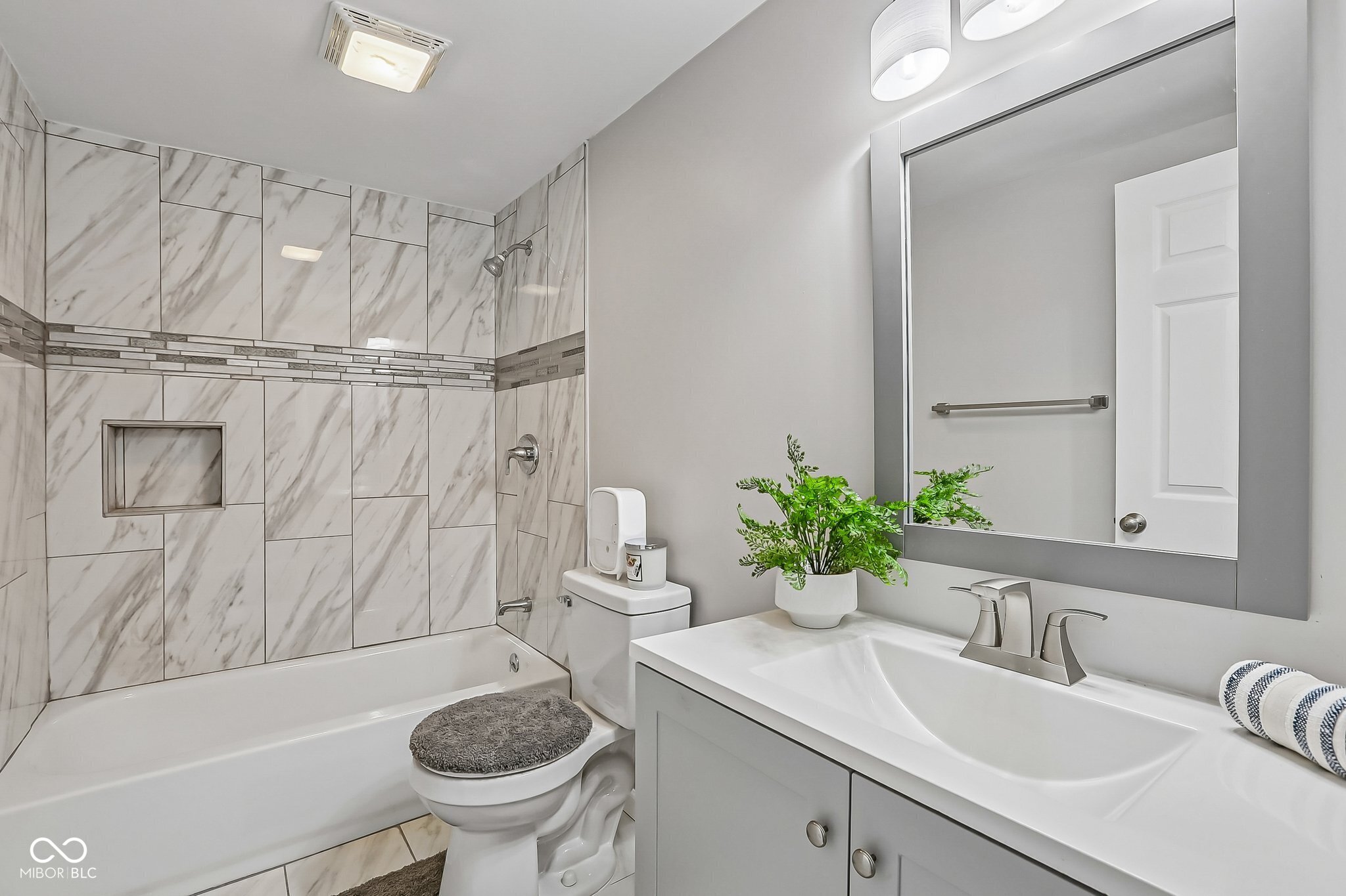 6233 Lafayette Road Indianapolis, IN 46278 - Photo 14 of 25 Gallery Image 14