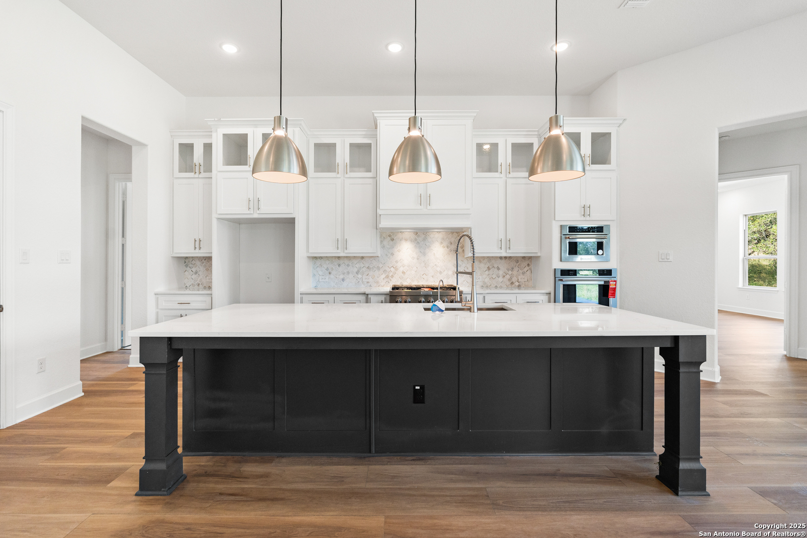 239 Legend Park Castroville, TX 78009 - Photo 11 of 21