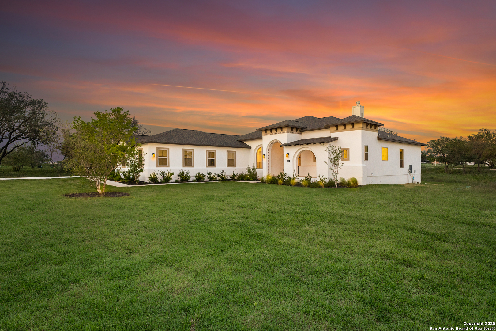 239 Legend Park Castroville, TX 78009 - Photo 2 of 21