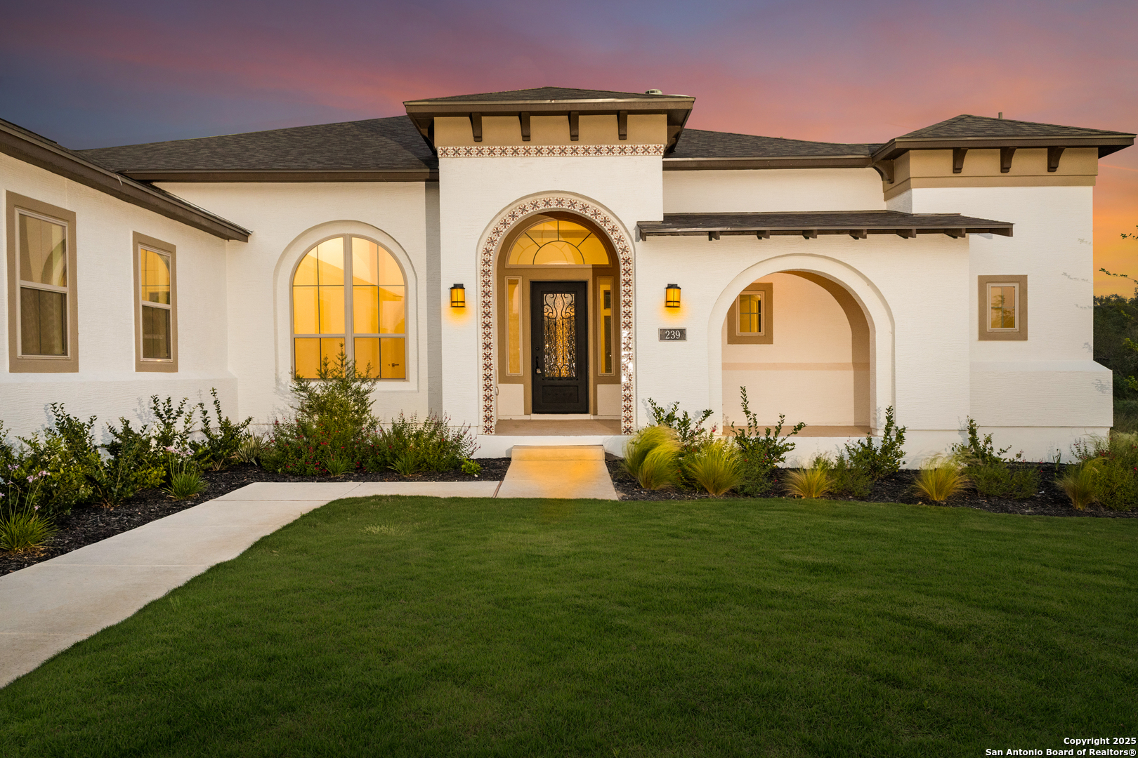 239 Legend Park Castroville, TX 78009 - Photo 4 of 21