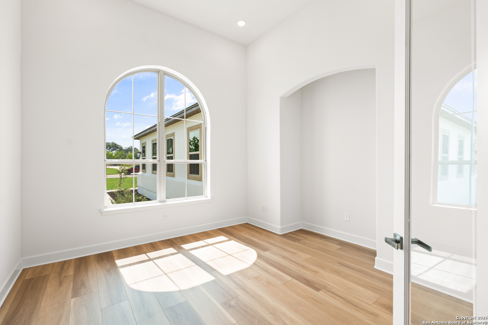 239 Legend Park Castroville, TX 78009 - Photo 9 of 21