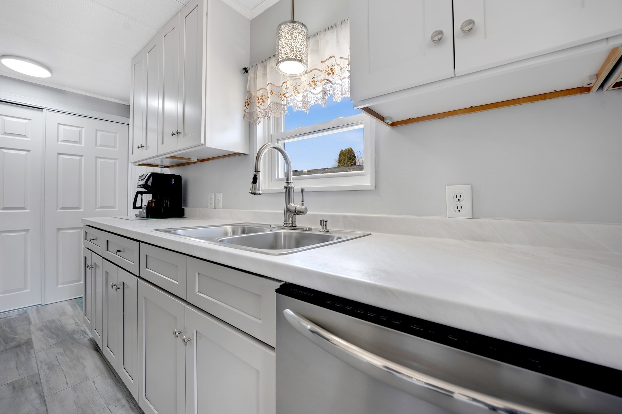 12 Castle Road Attleboro, MA 02703 - Photo 15 of 29 Gallery Image 15
