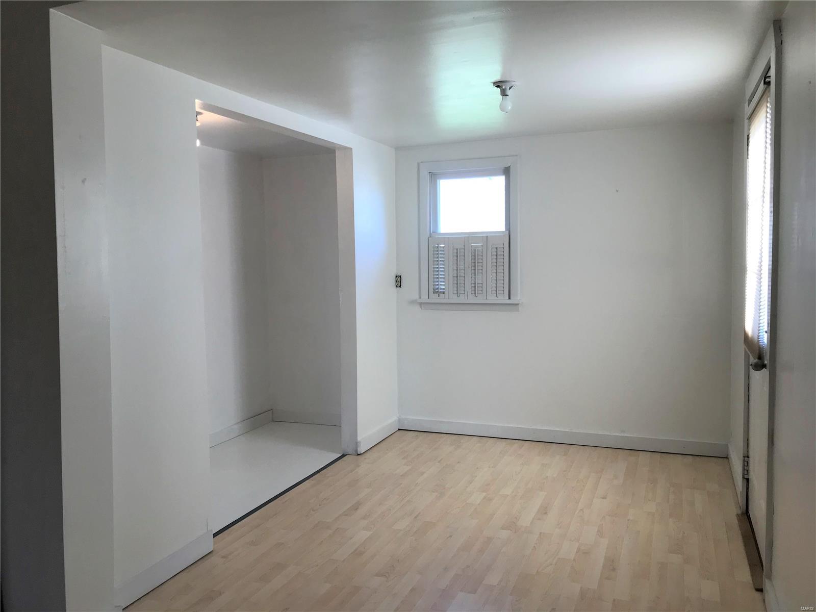 320 Maple Carrollton, IL 62016 - Photo 11 of 22 Gallery Image 11