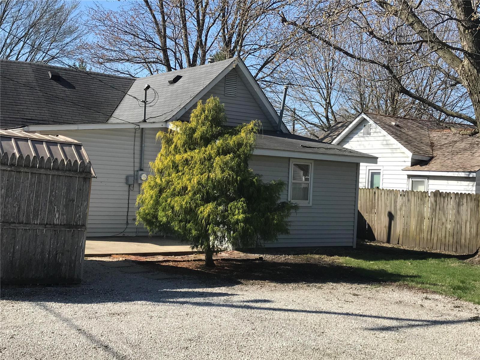 320 Maple Carrollton, IL 62016 - Photo 18 of 22 Gallery Image 18