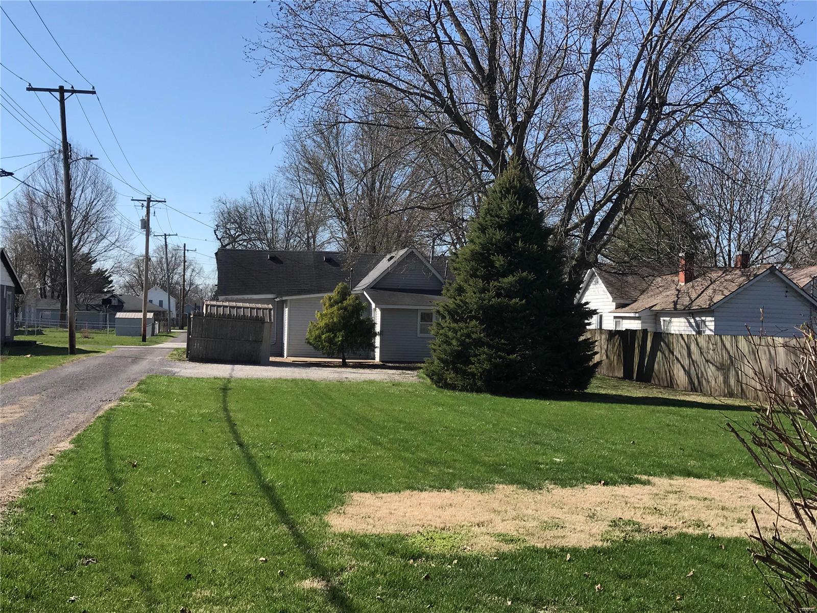 320 Maple Carrollton, IL 62016 - Photo 22 of 22 Gallery Image 22