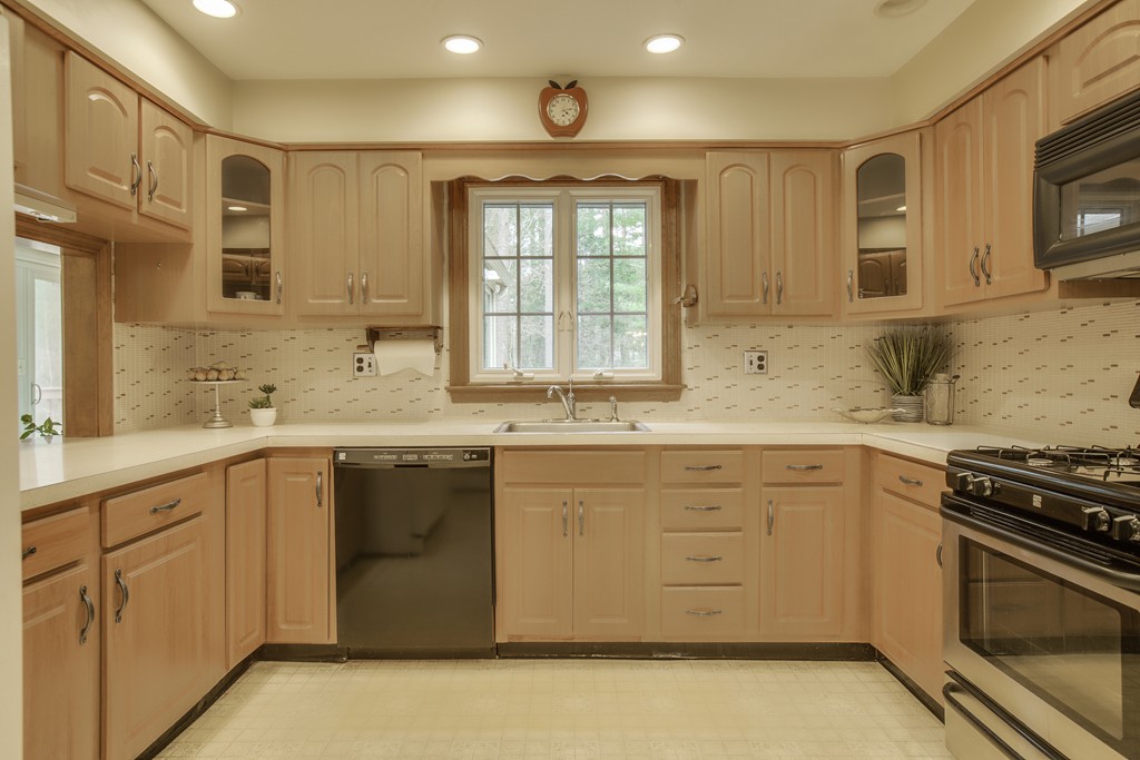 24 Pine Ridge Road North Reading, MA 01864 - Photo 11 of 28 Gallery Image 11