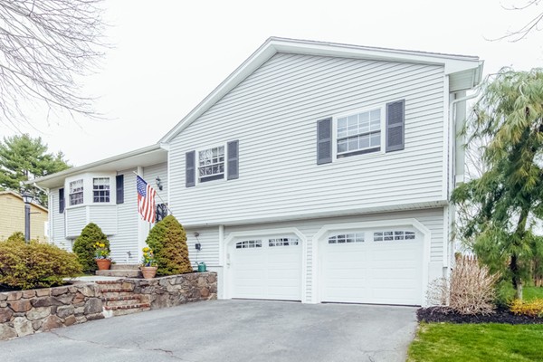 33 Mohawk Road Marblehead, MA 01945 - Photo 1 of 29 Gallery Image 1