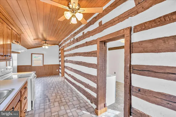 a view of a storage & utility room