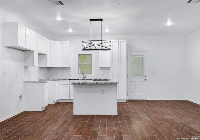 $1,650 | 1210 South New Braunfels Avenue, San Antonio, TX 78210