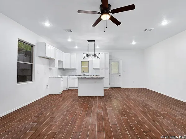 $1,500 | 1210 South New Braunfels Avenue, San Antonio, TX 78210