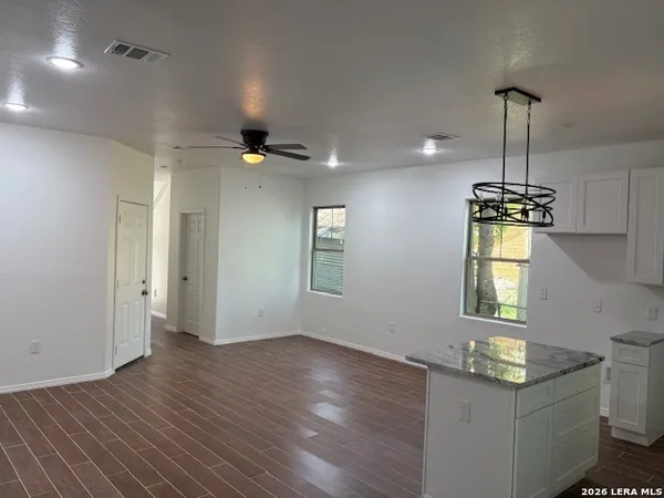 $1,500 | 1210 South New Braunfels Avenue, San Antonio, TX 78210