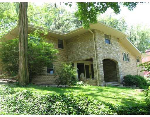 767 Pinetree Road Mt. Lebanon, PA 15243 - Photo 1 of 8 Gallery Image 1