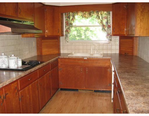 767 Pinetree Road Mt. Lebanon, PA 15243 - Photo 2 of 8 Gallery Image 2