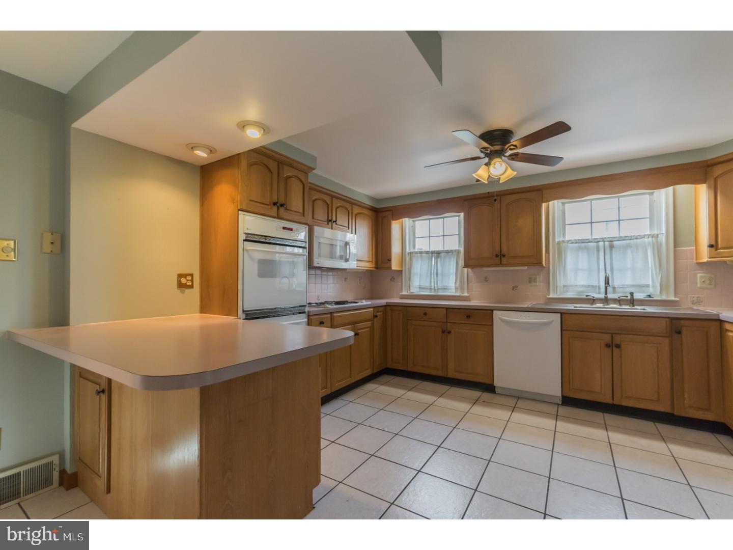 318 Brock Road Springfield, PA 19064 - Photo 5 of 23 Kitchen
