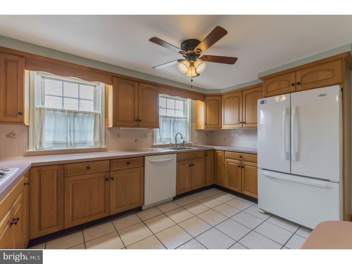 318 Brock Road Springfield, PA 19064 - Photo 6 of 23 Kitchen