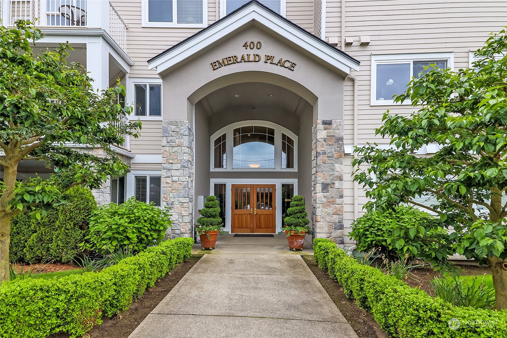 400 Walnut Street, Unit 302 Edmonds, WA 98020 - Photo 1 of 30 Gallery Image 1