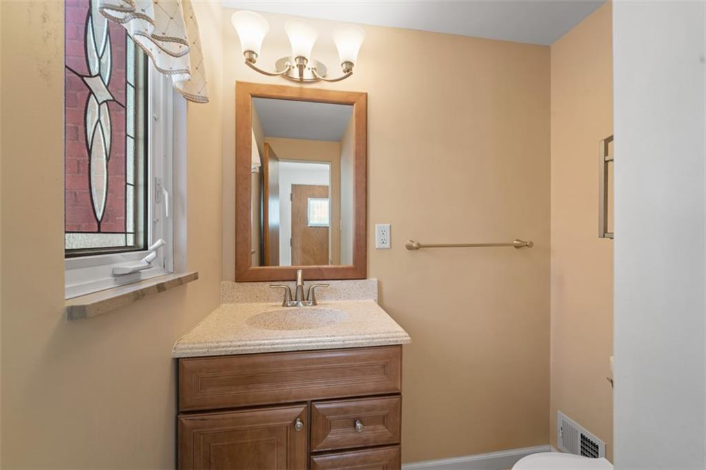 165 Cherrydell Drive Pittsburgh, PA 15220 - Photo 4 of 33 Powder room off of entry.