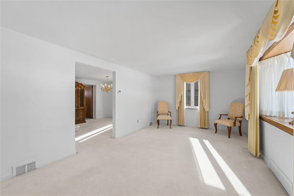 165 Cherrydell Drive Pittsburgh, PA 15220 - Photo 5 of 33