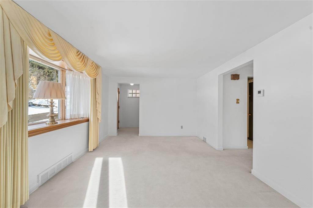 165 Cherrydell Drive Pittsburgh, PA 15220 - Photo 7 of 33