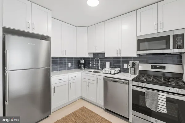 $3,000 | 100 West Taylor Run Parkway, Unit 6, Alexandria, VA 22314