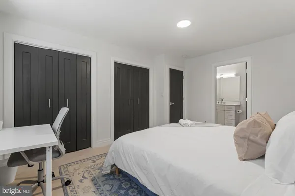 $3,000 | 100 West Taylor Run Parkway, Unit 6, Alexandria, VA 22314