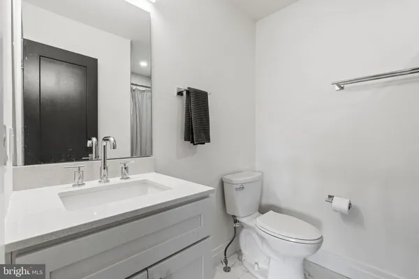 $3,000 | 100 West Taylor Run Parkway, Unit 6, Alexandria, VA 22314