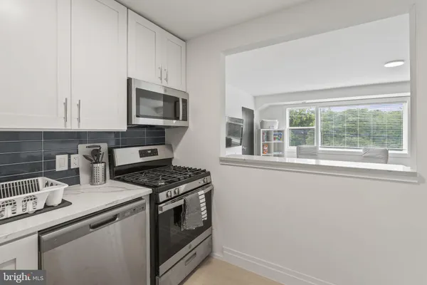$3,000 | 100 West Taylor Run Parkway, Unit 6, Alexandria, VA 22314