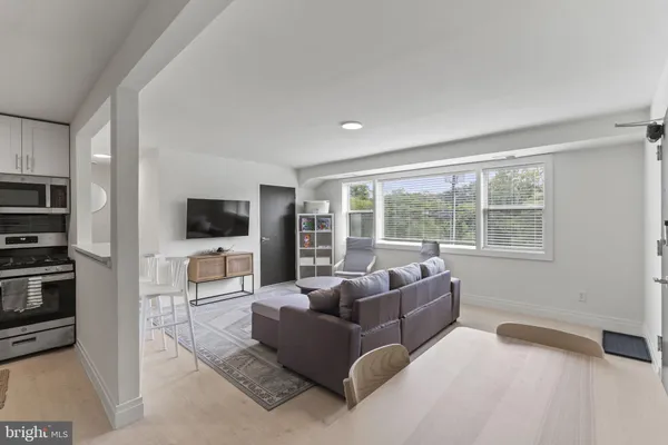 $3,000 | 100 West Taylor Run Parkway, Unit 6, Alexandria, VA 22314