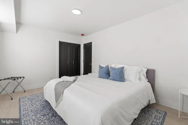 $3,000 | 100 West Taylor Run Parkway, Unit 6, Alexandria, VA 22314