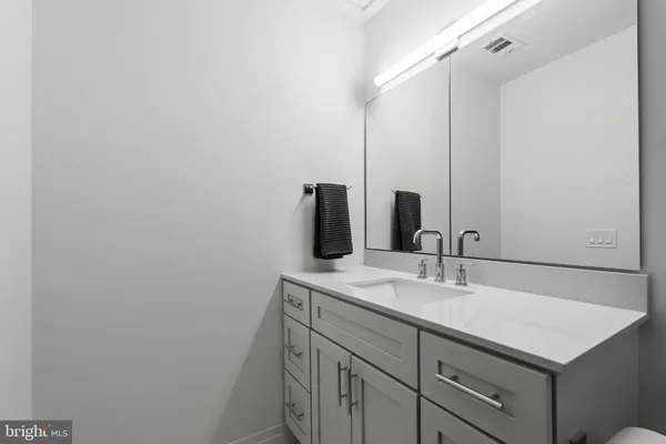$3,000 | 100 West Taylor Run Parkway, Unit 6, Alexandria, VA 22314