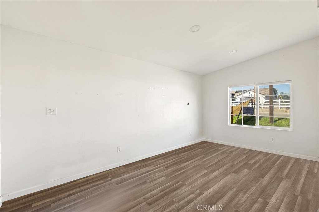 21285 Kinney Street Perris, CA 92570 - Photo 19 of 38