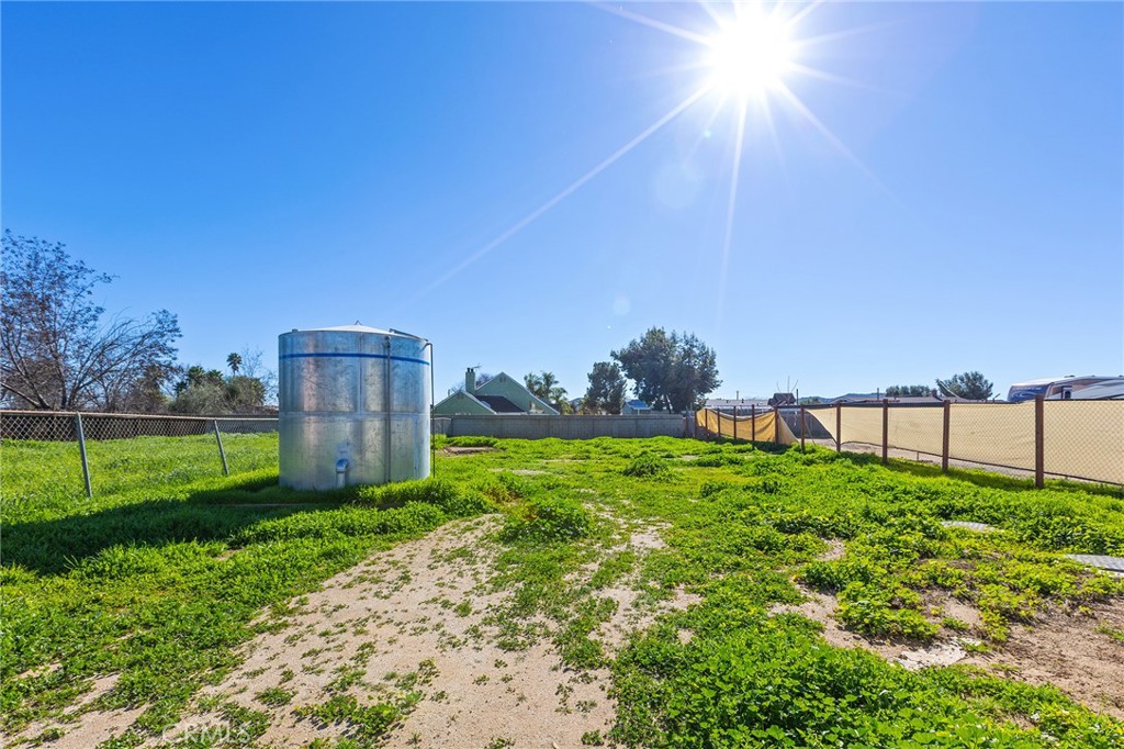 21285 Kinney Street Perris, CA 92570 - Photo 5 of 38